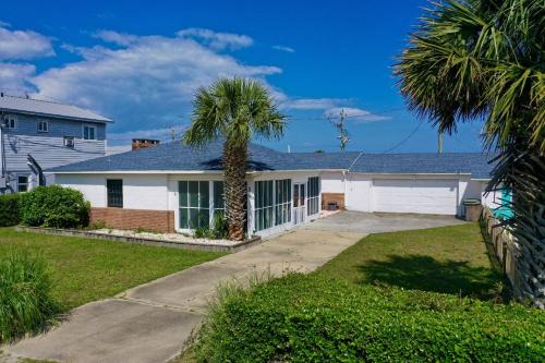 Lorraine's Beach Cottage