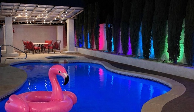 Los Pinos Retreat Amazing home with private sparkling pool and in ground jacuzzi