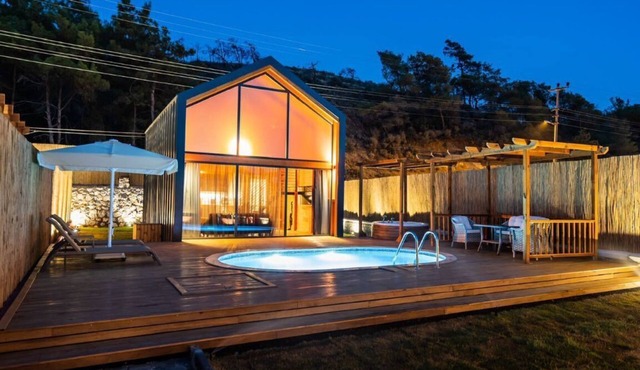 Lost Bungalow