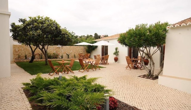Lost & Found - Guesthouse & Suites