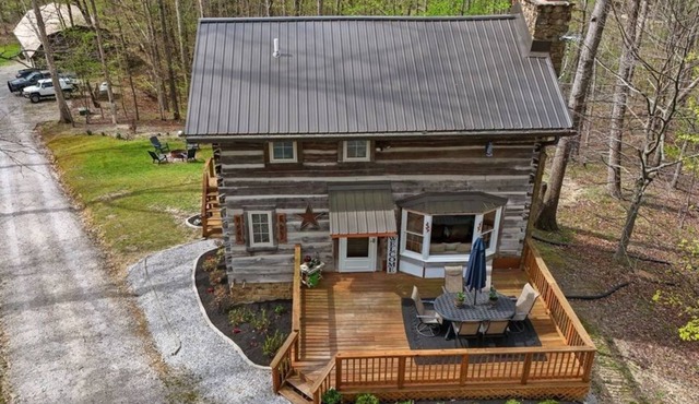 Lost & Found Log Cabin | Private Hot Tub Retreat in Brown County