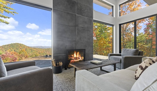 Lost Ridge | Modern Luxury Home, Stunning Mountain Views, Perfect for couples!