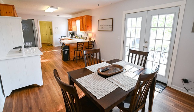 Lots To Do In This Cozy Oakhurst Farm Guest House