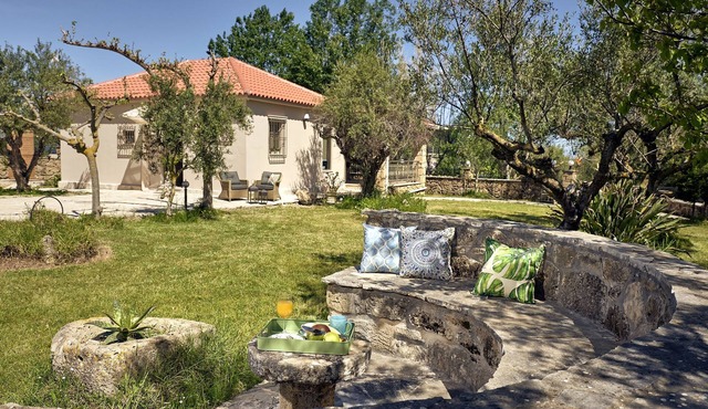 Loukia's House - 2 Bedroom Holiday Home