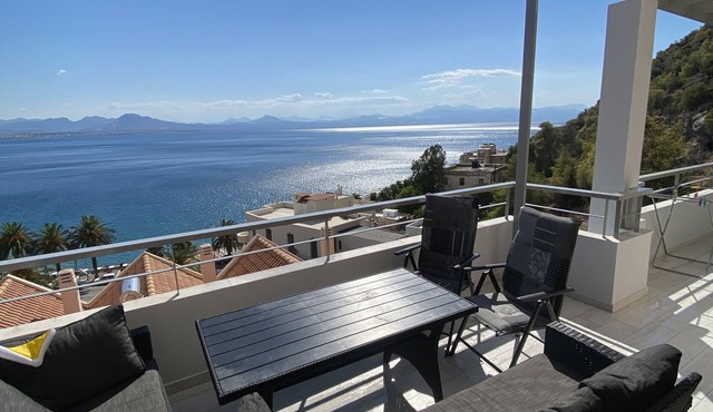 Loutraki Gem minutes from thermal baths and beach
