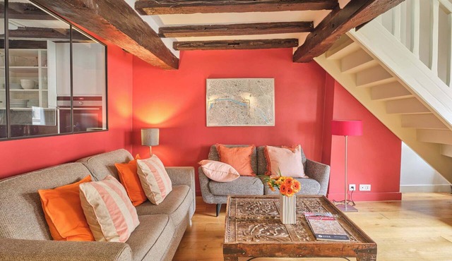 Louvre Quiet Duplex 17th-C Charm A/C