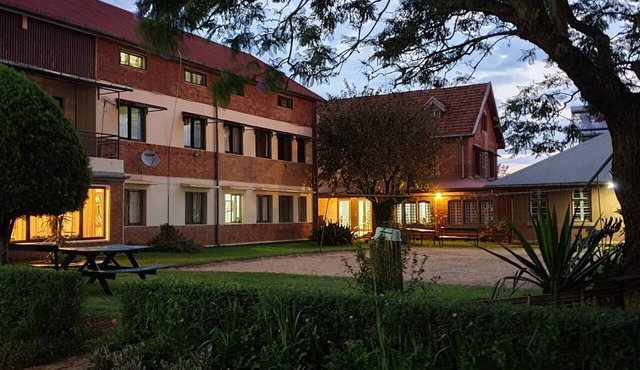 Lovasoa CCCC - Hostel