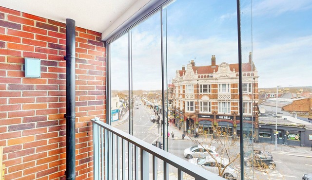 Lovely 1Bed Apartment with Balcony in Walthamstow