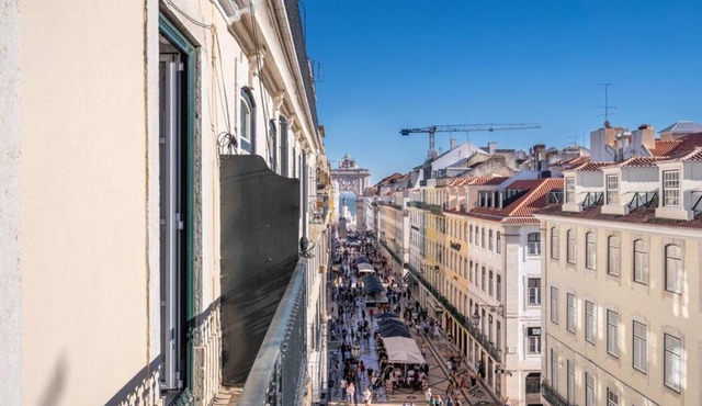 Lovely 2 Bed Apt in the Heart of Lisbon with AC by Lisbeyond