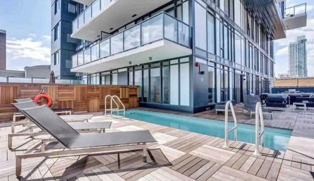 lovely 2 bed with 2 bath condo in downtown