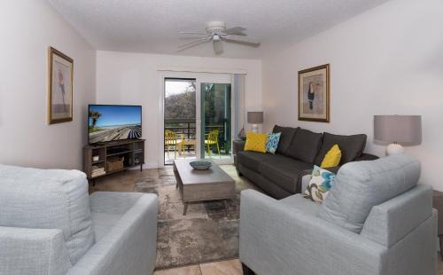 Lovely 2 bedroom 2 bath condo located in Sea Woods. SC217