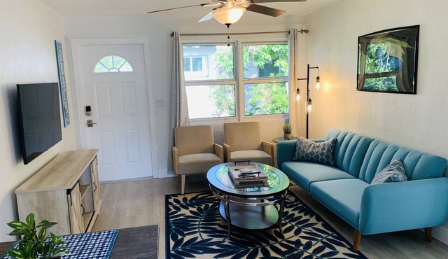 Lovely 2 - Bedroom Rental Unit Near the Beach