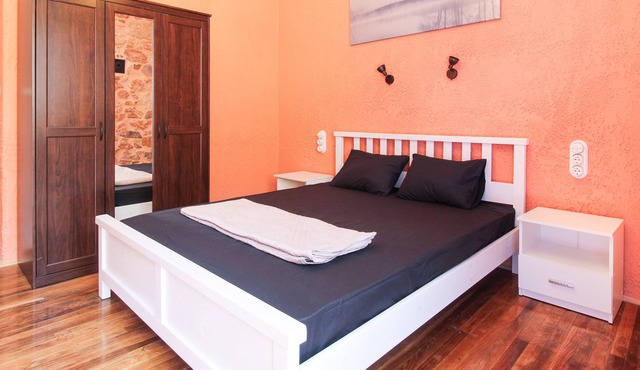 Lovely 2-bedroom Rustic Rental in Athens 6 PAX