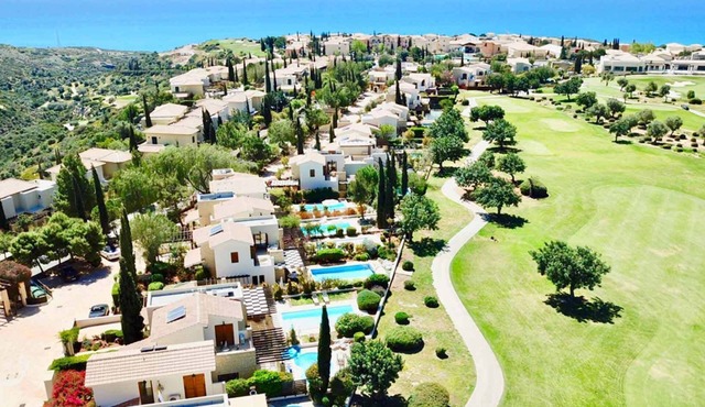 Lovely 2 bedroom Villa Kornos HG33 with private pool and golf course views, In the heart of Aphrodite Hills, near resort centre