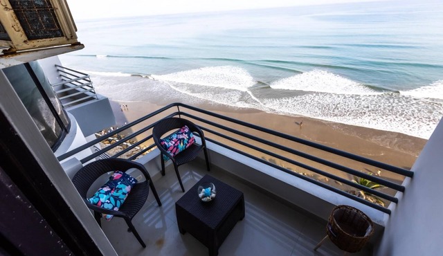 Lovely 3 Bedroom Ocean View Condo in the heart of Manta