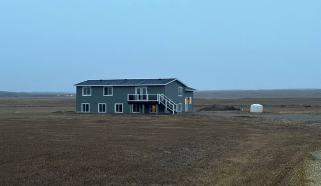 Lovely 5-bedroom house with AC in charming Williston near the airport- 5 miles