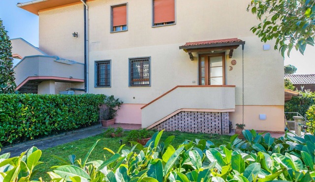 Lovely apartment for 4 guests with WIFI, A/C, TV and patio