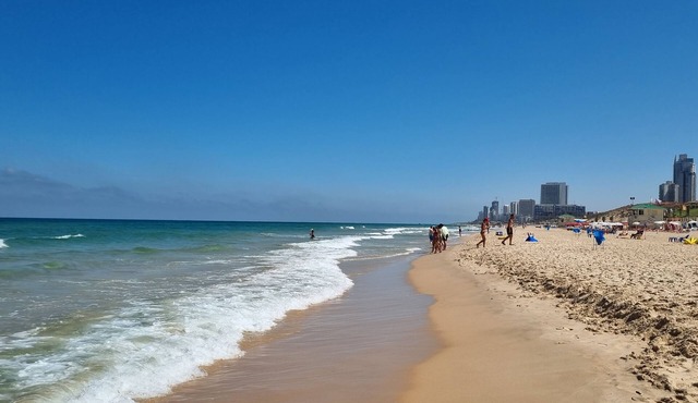 Lovely Apartment on the beach of Rishon Lezion