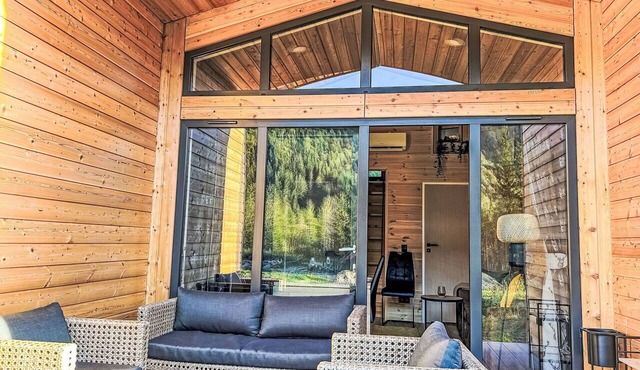 Lovely apartment in villa for 5 people with A/C, TV, terrace and pets allowed