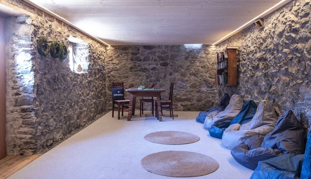 Lovely apartment in villa for 8 people with WIFI and terrace