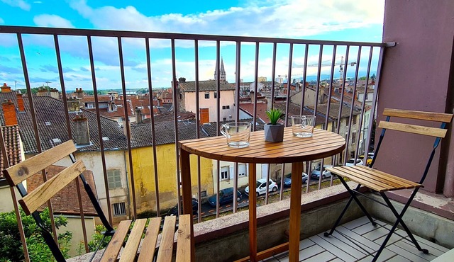 Lovely Apartment - view on Mâcon downtown
