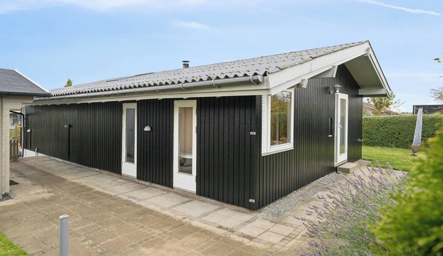 Lovely bright cottage near Karrebæksminde
