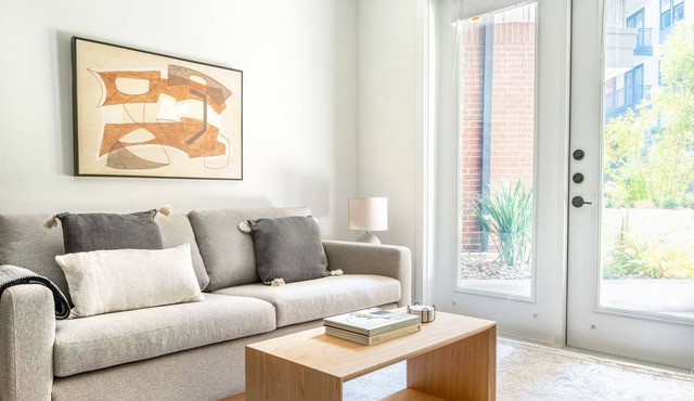 Lovely Central Austin 1BR w/ Pool, Gym & W/D, nr U. Texas, by Blueground