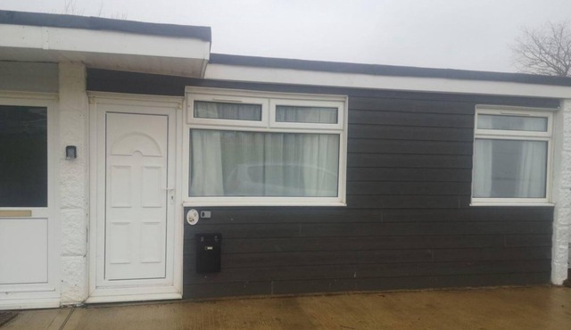 Lovely chalet in the Isle of Wight, sleeps 6 ref 97009S