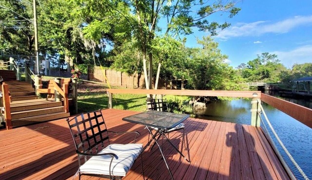 LOVELY CONDO! PEACEFUL CREEK VIEWS! VERY TRANQUIL & SAFE.