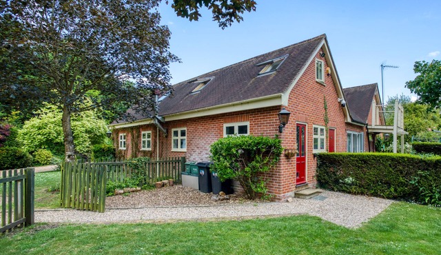Lovely Country Estate House Annex retreat Near Billericay
