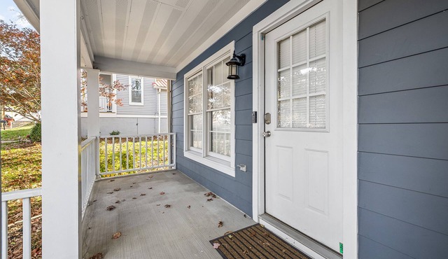 Lovely Cozy East Nashville House 5 Minutes to Downtown Nashville. Pet-Friendly!