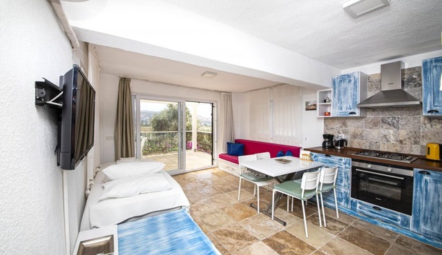 Lovely Flat with Pool and Nature View in Bodrum