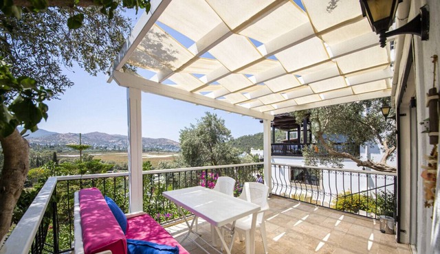 Lovely Flat with Pool and Nature View in Bodrum