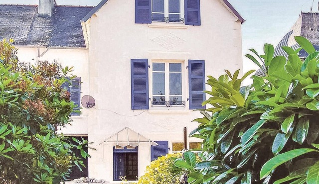 Lovely home in Chateauneuf du Faou