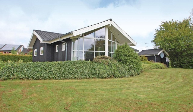 Lovely home in Haderslev with kitchen