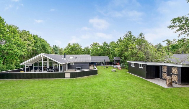 Lovely home in Oksbøl with sauna