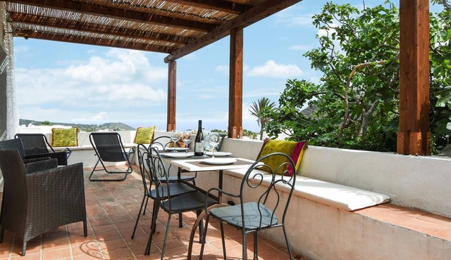 Lovely home in Pantelleria with house sea view