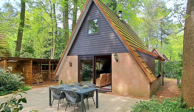 Lovely home in Rekem-Lanaken with WiFi