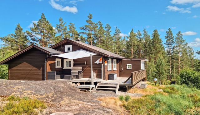 Lovely home in Risdal