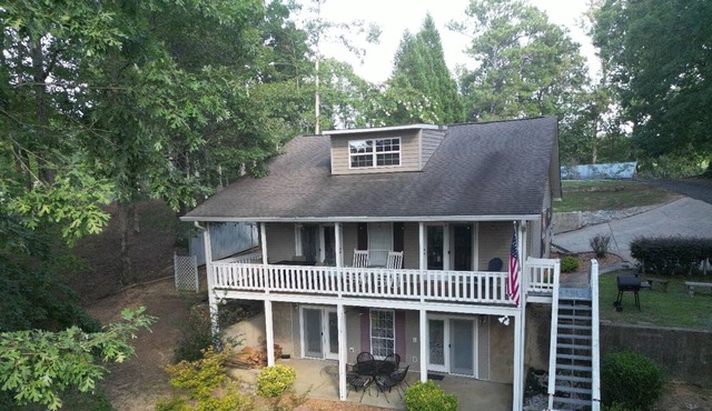 Lovely Lake House on Beautiful Weiss Lake