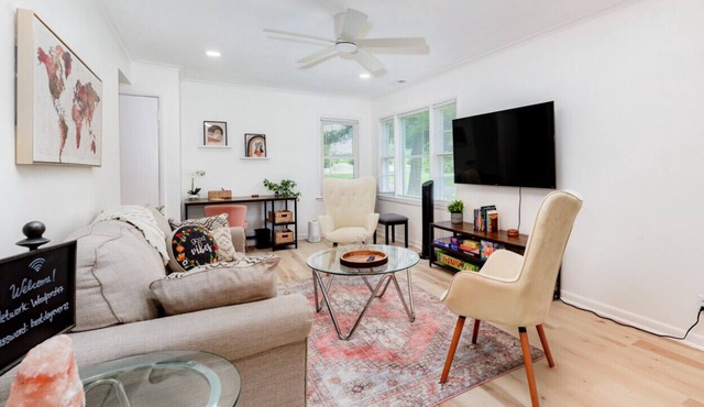 Lovely Landing Pad near Lambert Airport 3 bed 1.5 bath