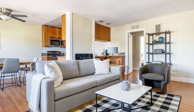 Lovely Marina Del Rey 1BR, walk to marina, shops & dining, by Blueground