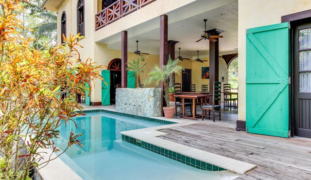 Lovely Riverfront Suite w/Balcony, WiFi, AC, Pool & Gorgeous View