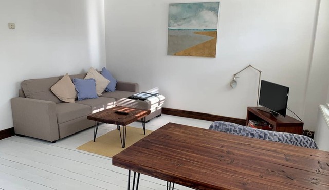 Lovely Seaside Ground Floor Cottage in Old Leigh