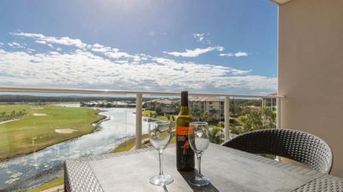 Lovely Studio Apartment Overlooking Golf Course!