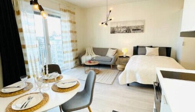 Lovely studio for two on good connectivityn