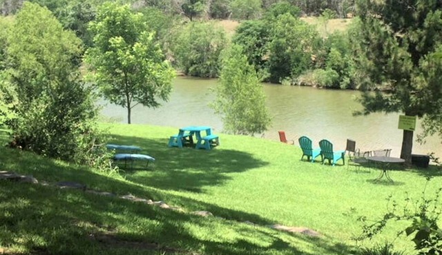 Lovely Studio Rental with Hamilton Creek Views for Vacation in Marble Falls, Texas