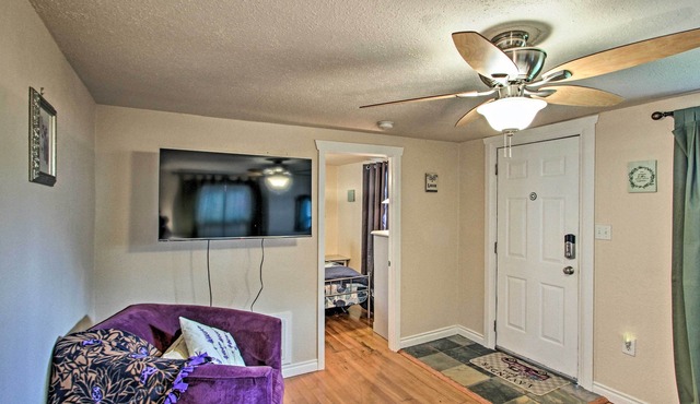 Lovely Tacoma Cottage w/Fire Pit, Near Dtwn!