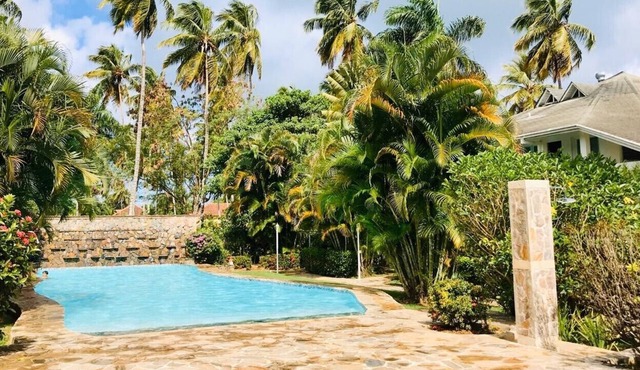 Lovely Villa 5 Minute Walk to the Beach in the Center of Town