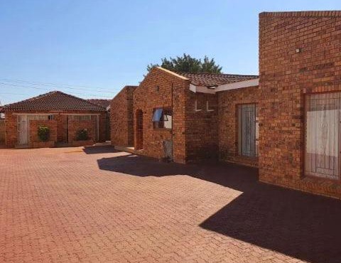 Lover's Way Guest House In-Mafikeng